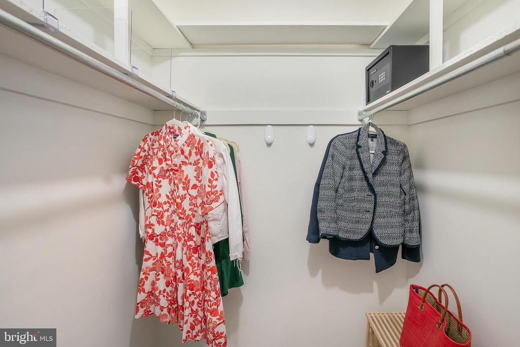 5115 WESTBARD AVENUE Unit: 1