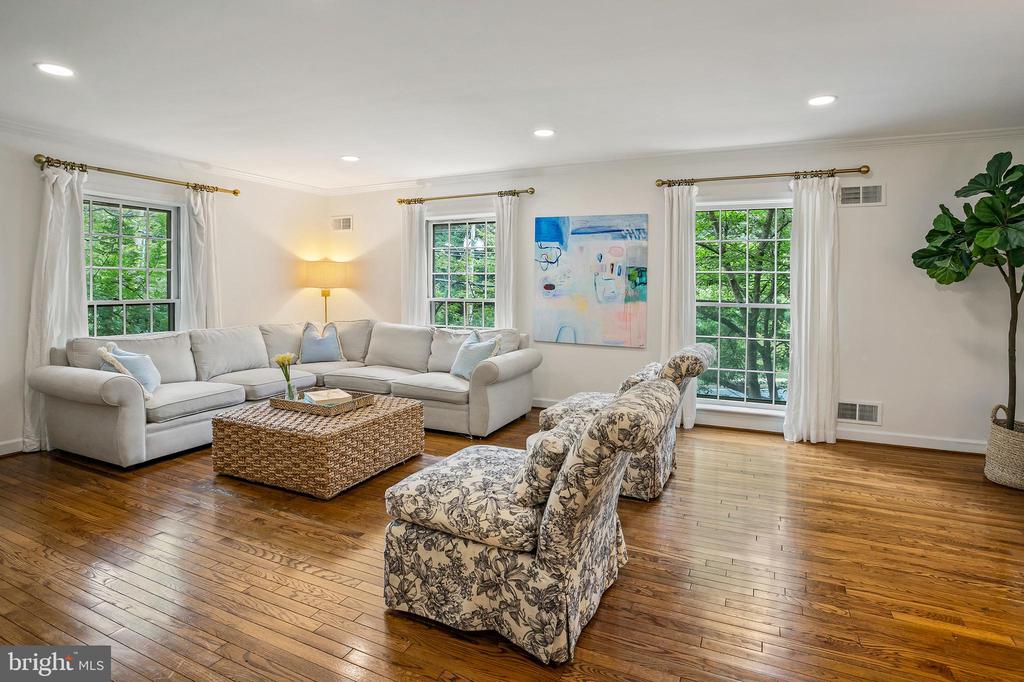 5115 WESTBARD AVENUE Unit: 1