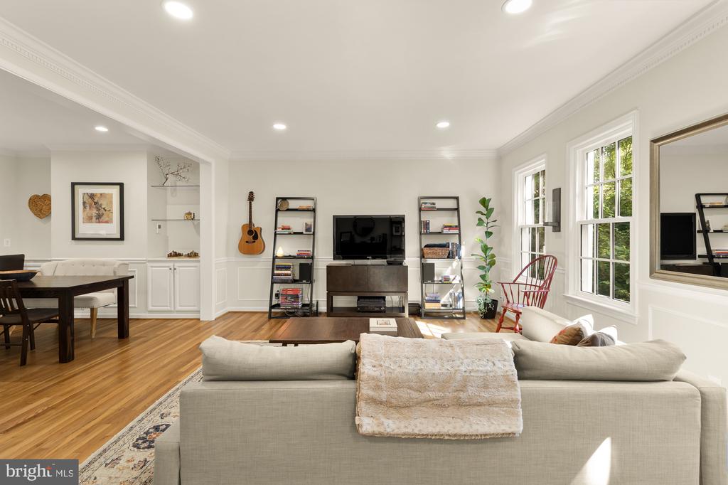 3559 HAMLET PLACE