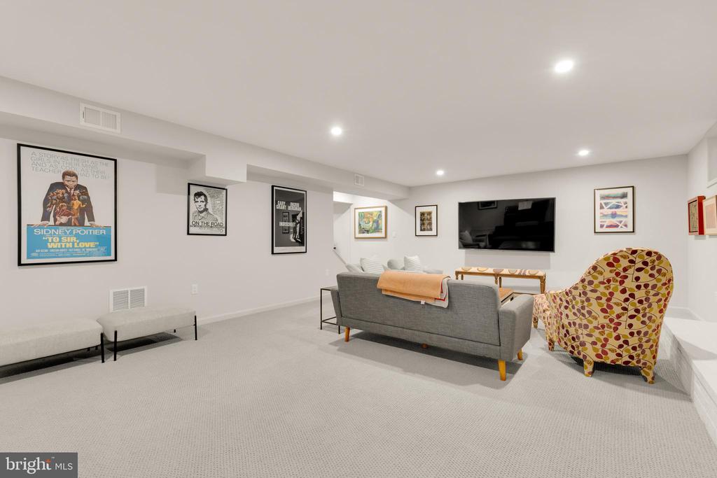 4005 REMINGTON COURT