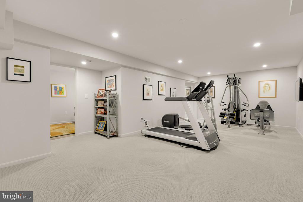 4005 REMINGTON COURT