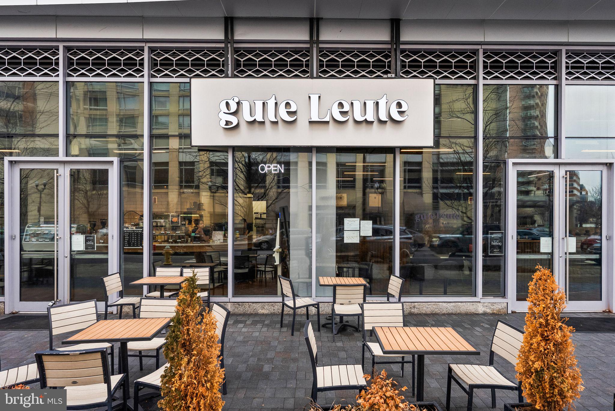 504 N THOMAS STREET E