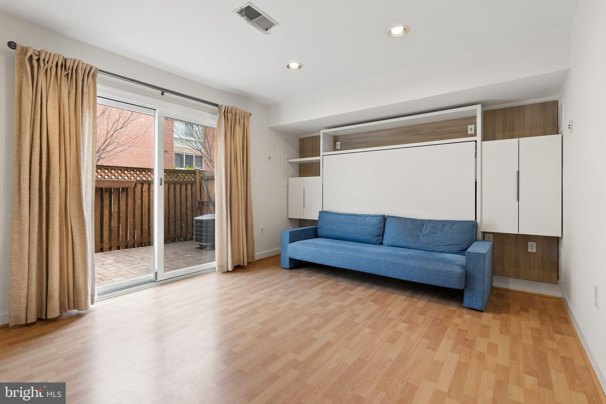 504 N THOMAS STREET E