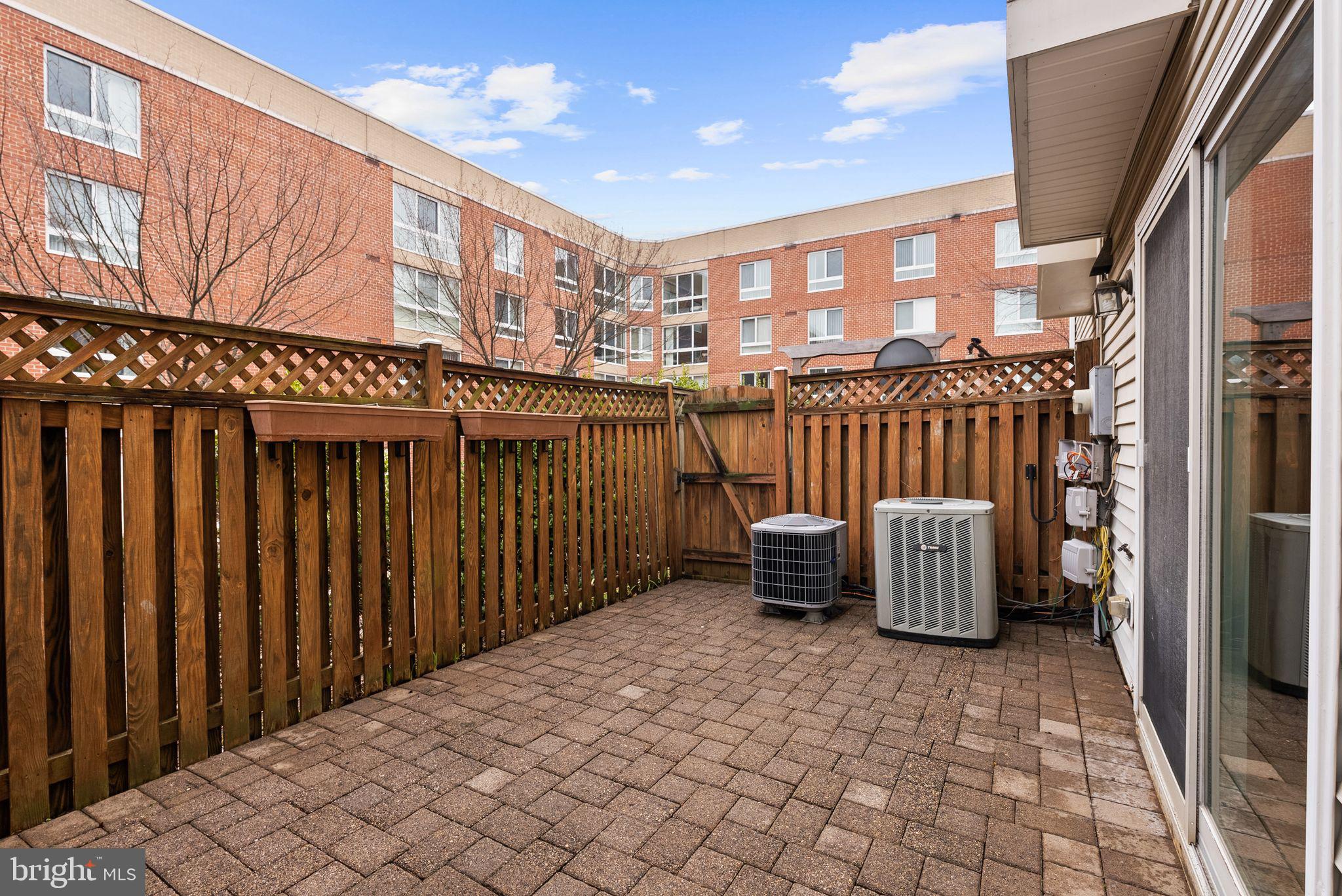 504 N THOMAS STREET E