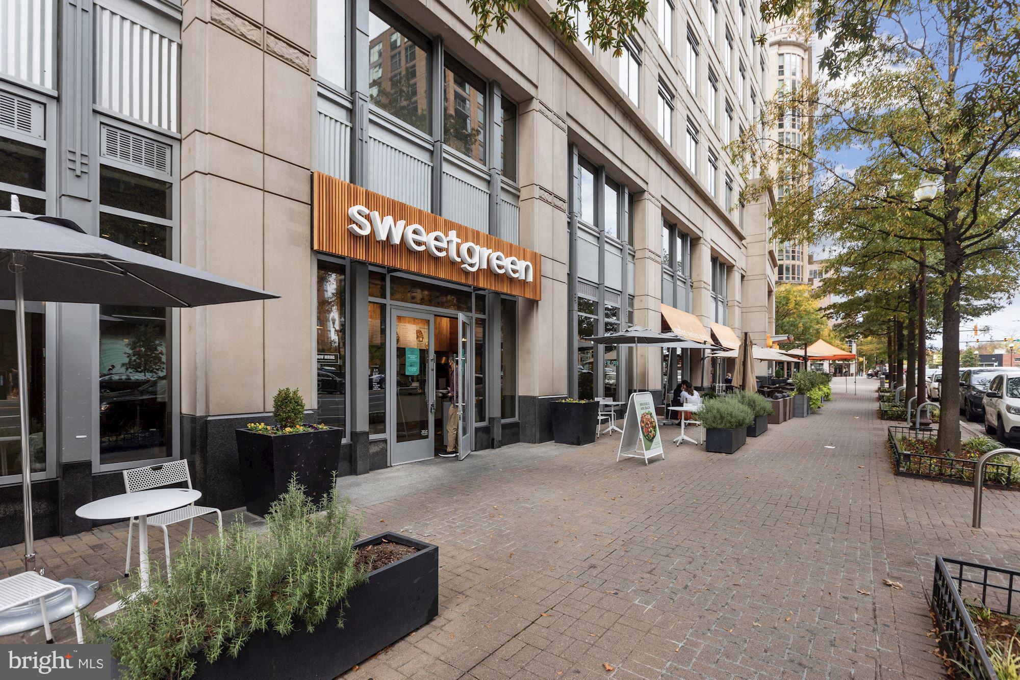 504 N THOMAS STREET E