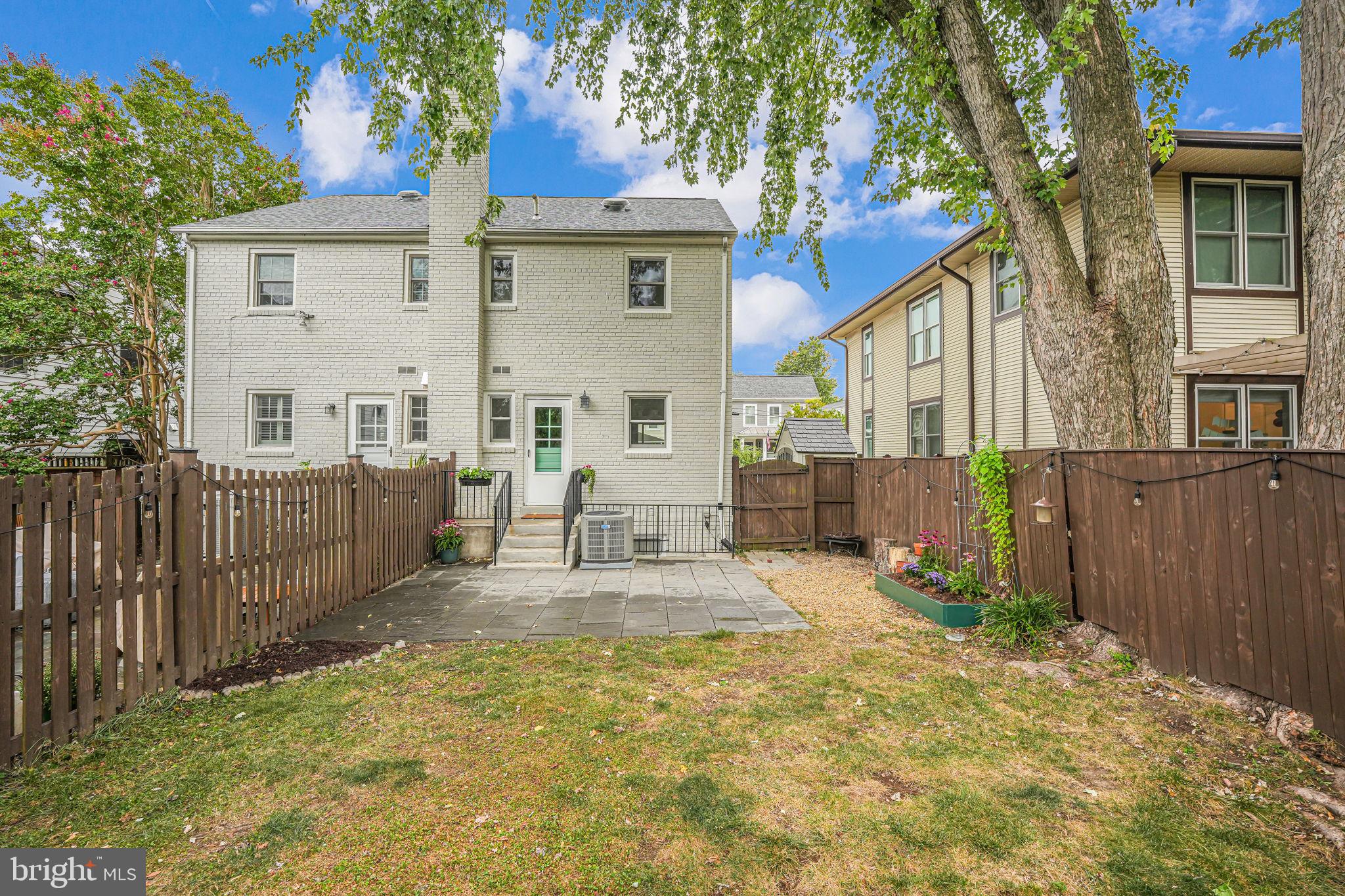 108 E Oxford Ave