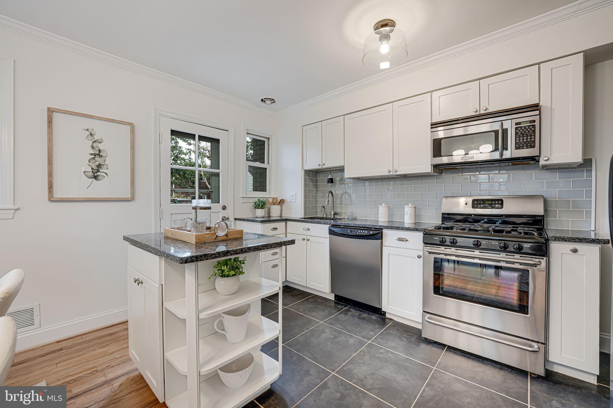108 E Oxford Ave