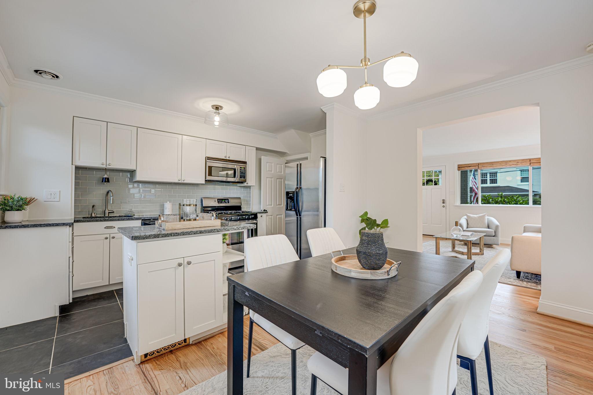 108 E Oxford Ave