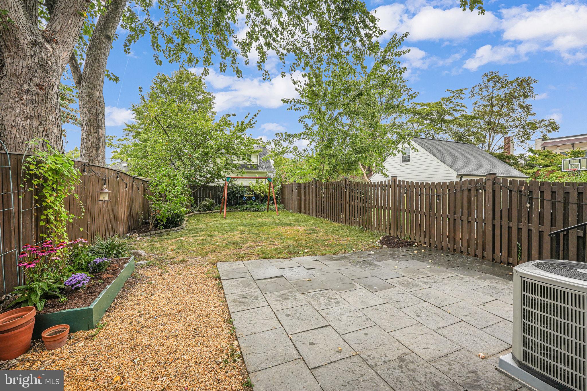 108 E Oxford Ave