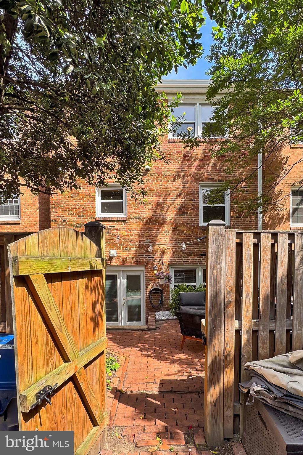 11 E Cliff St