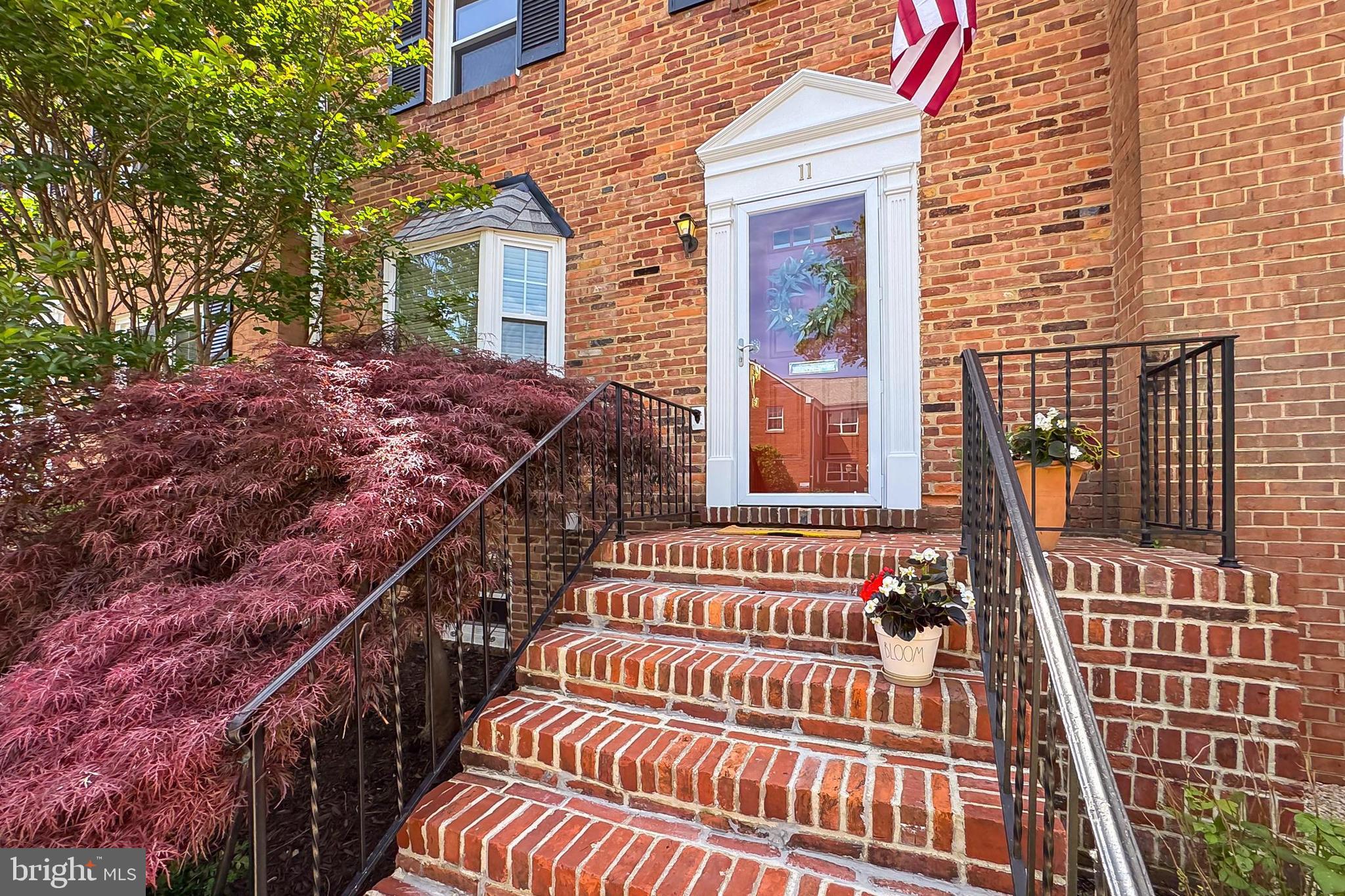 11 E Cliff St