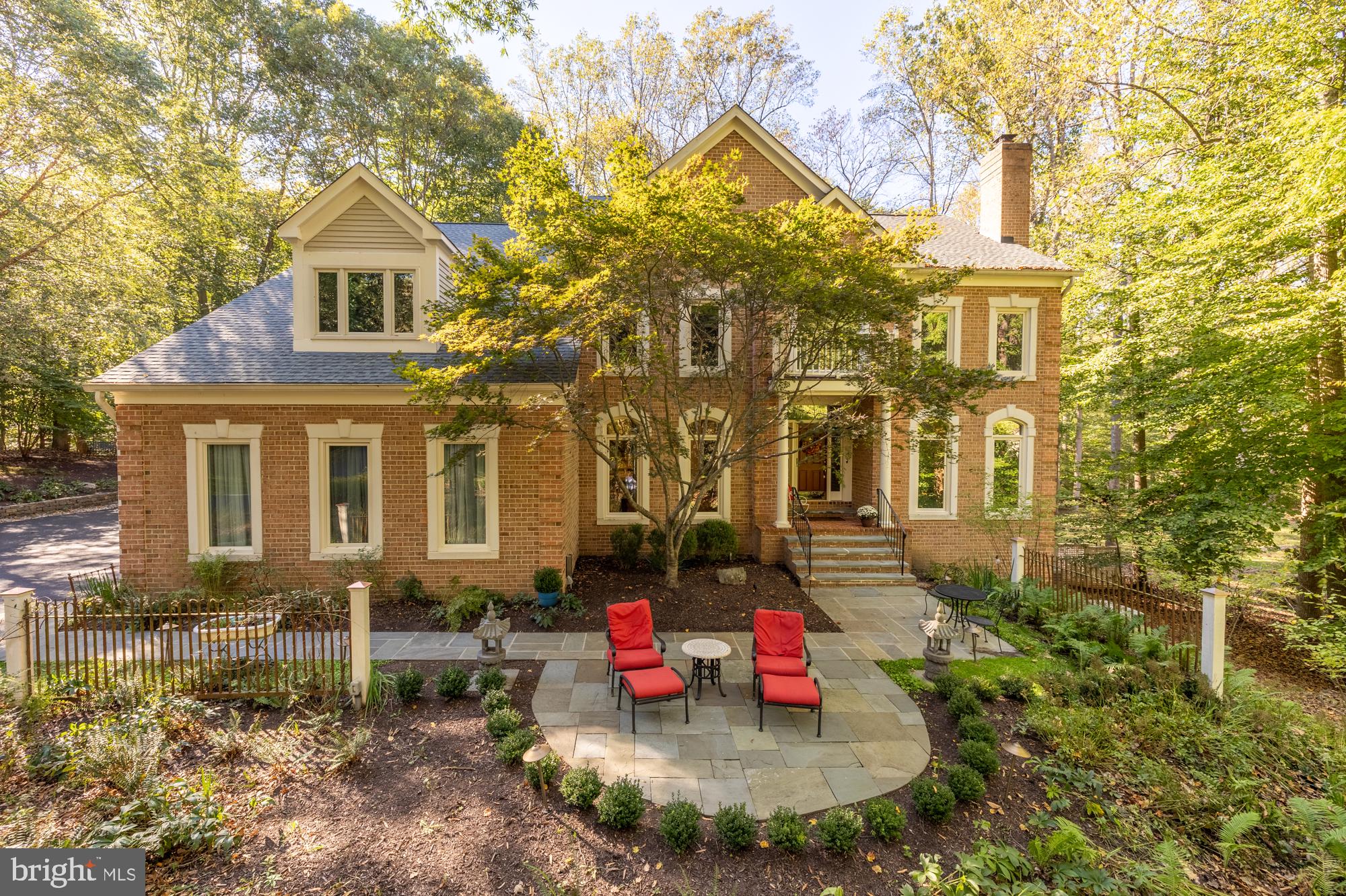182 River Park Dr