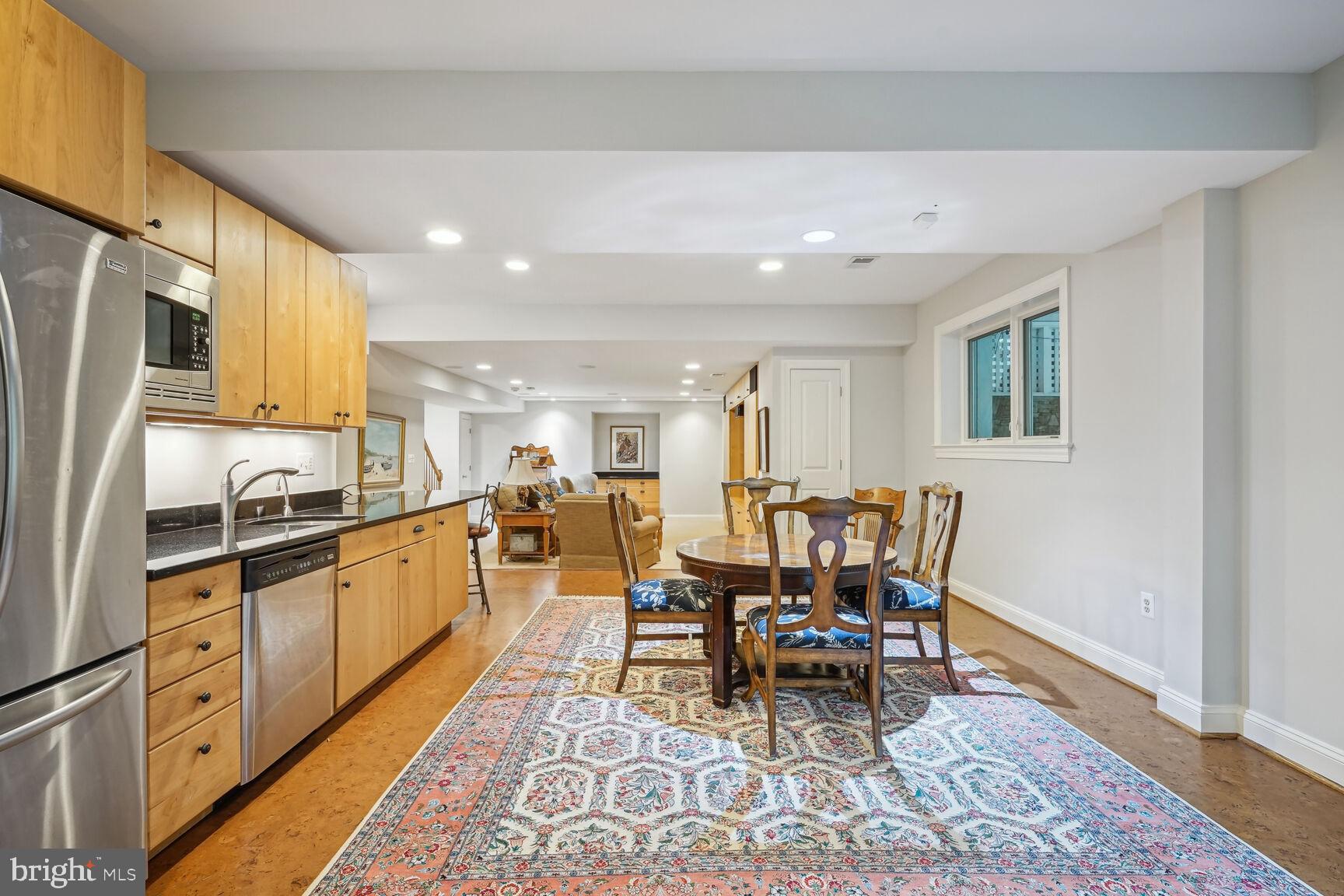 182 River Park Dr