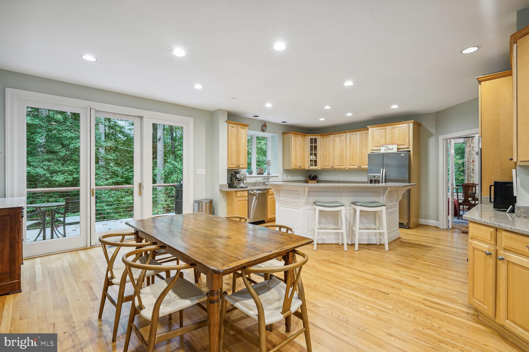 182 River Park Dr