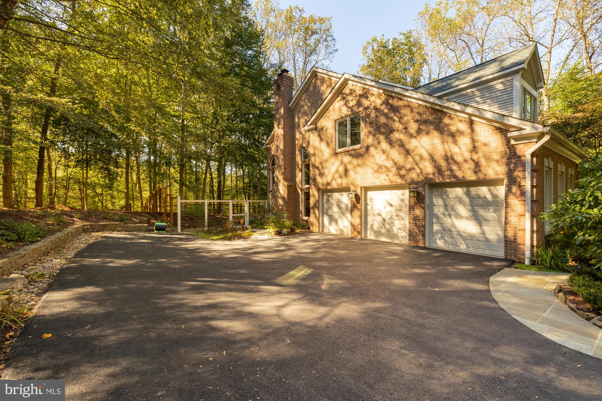 182 River Park Dr