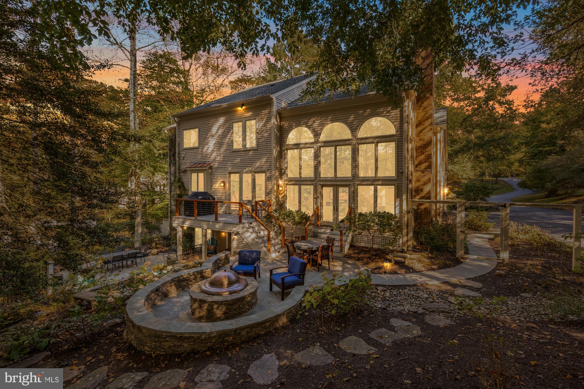 182 River Park Dr
