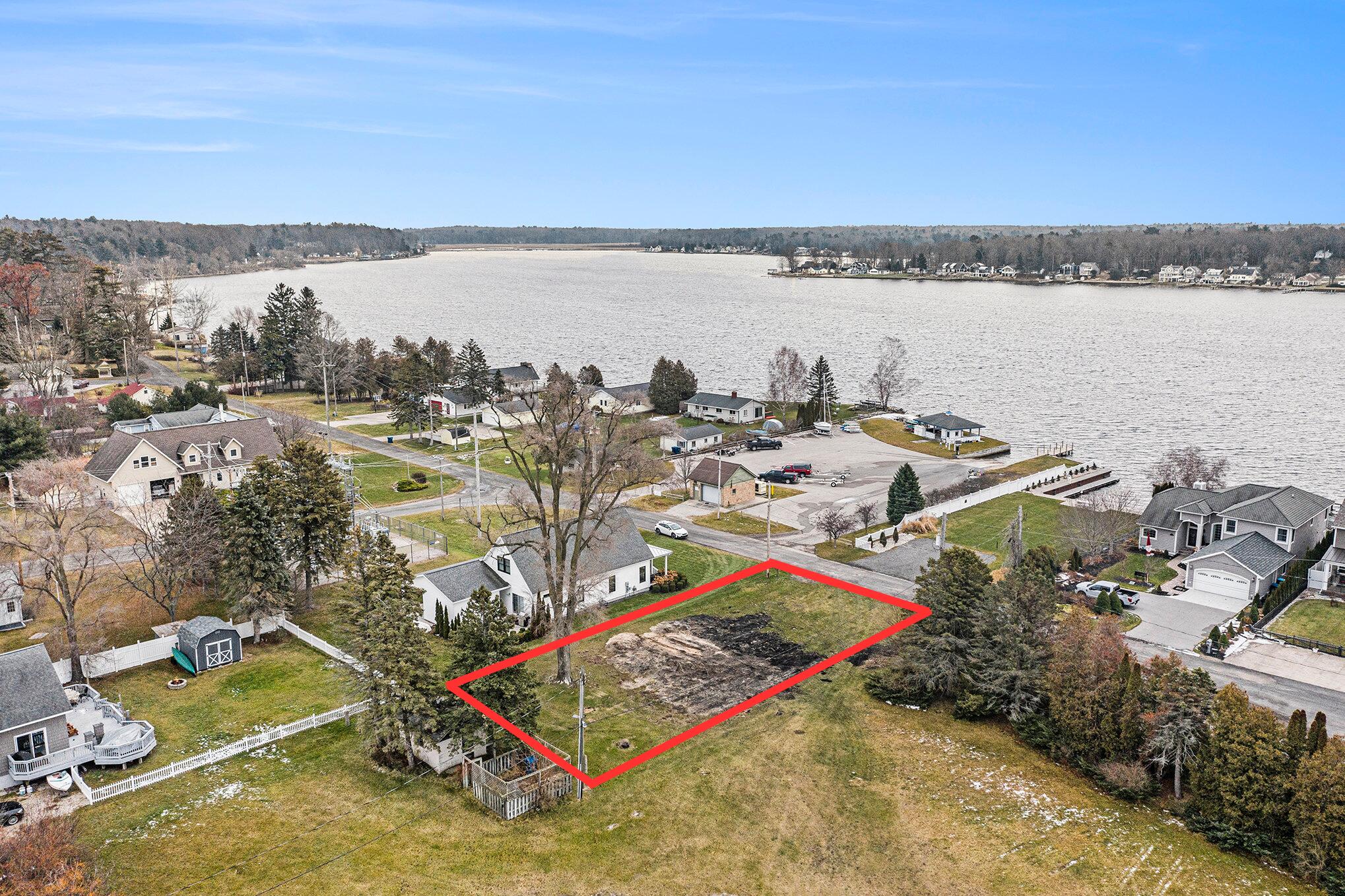 118 E Lake Road