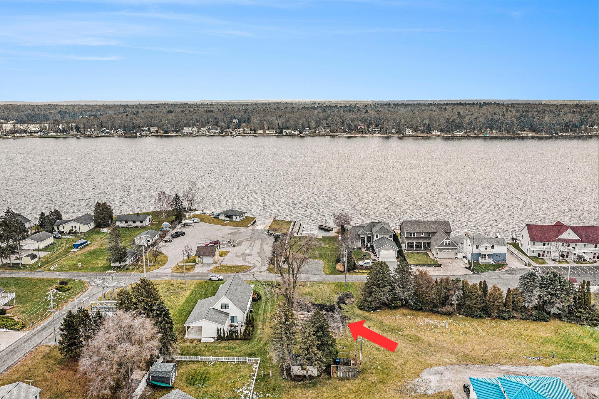 118 E Lake Road