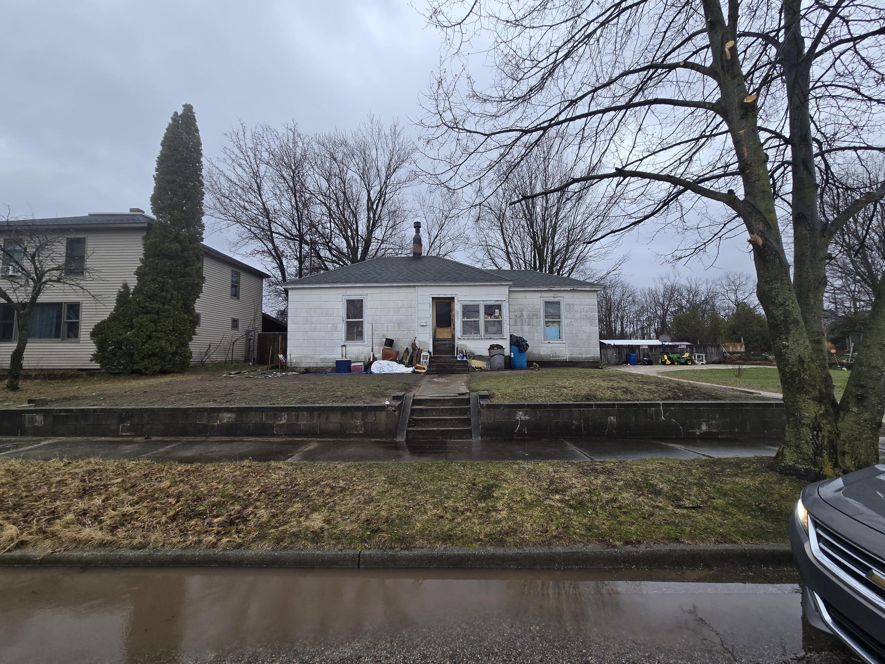105 Woodlawn Avenue