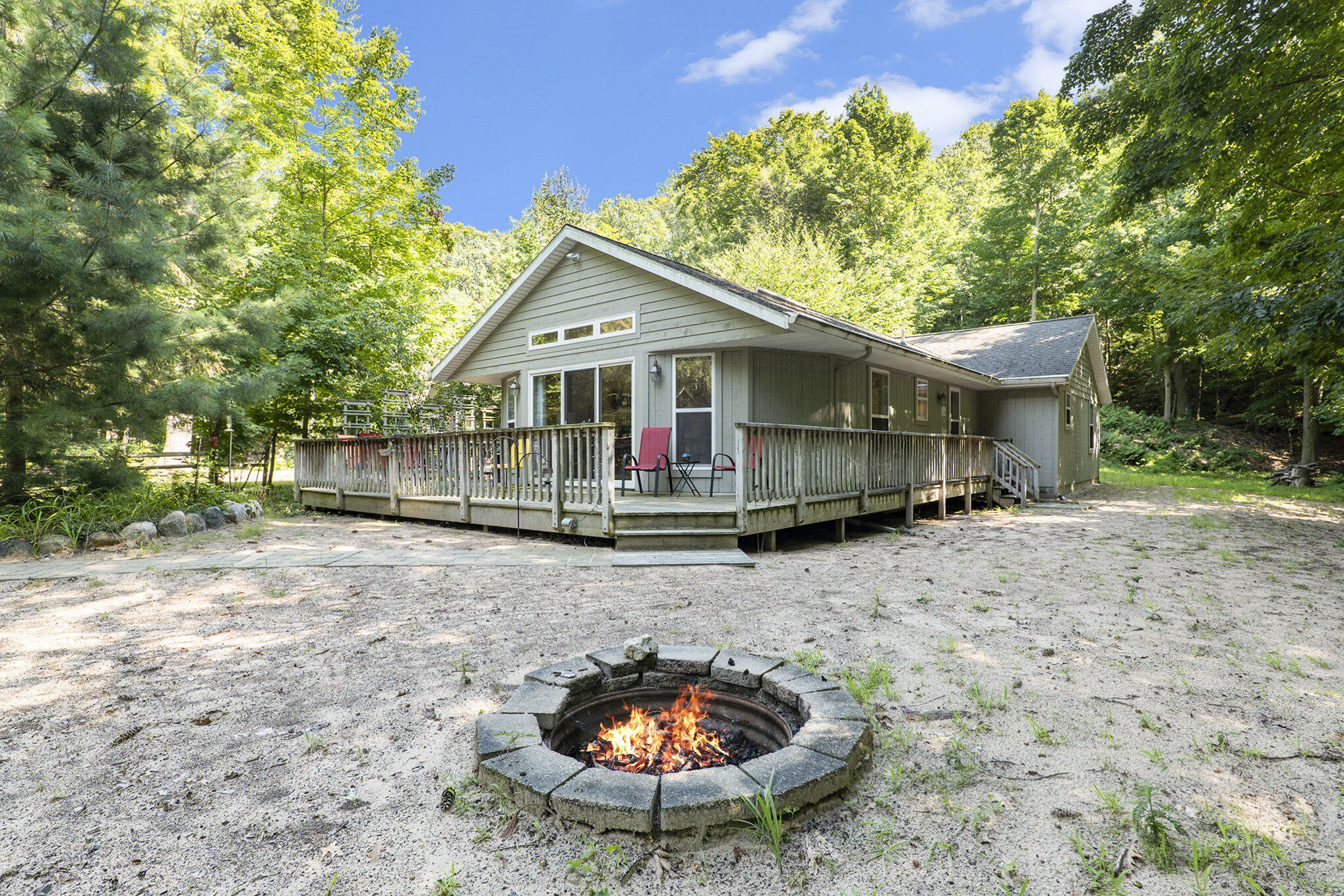576 N Lighthouse Drive