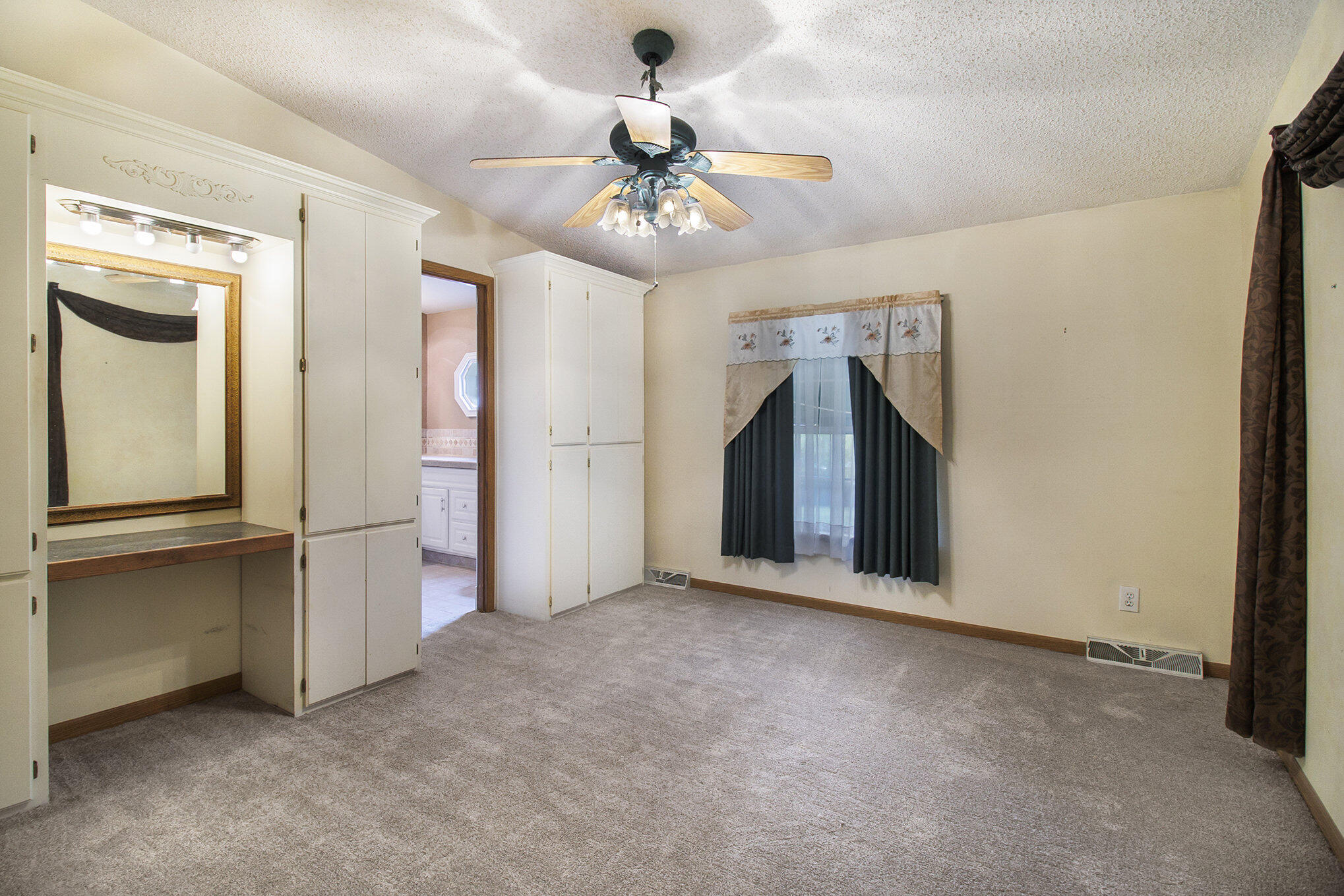 4184 W Buchanan Road