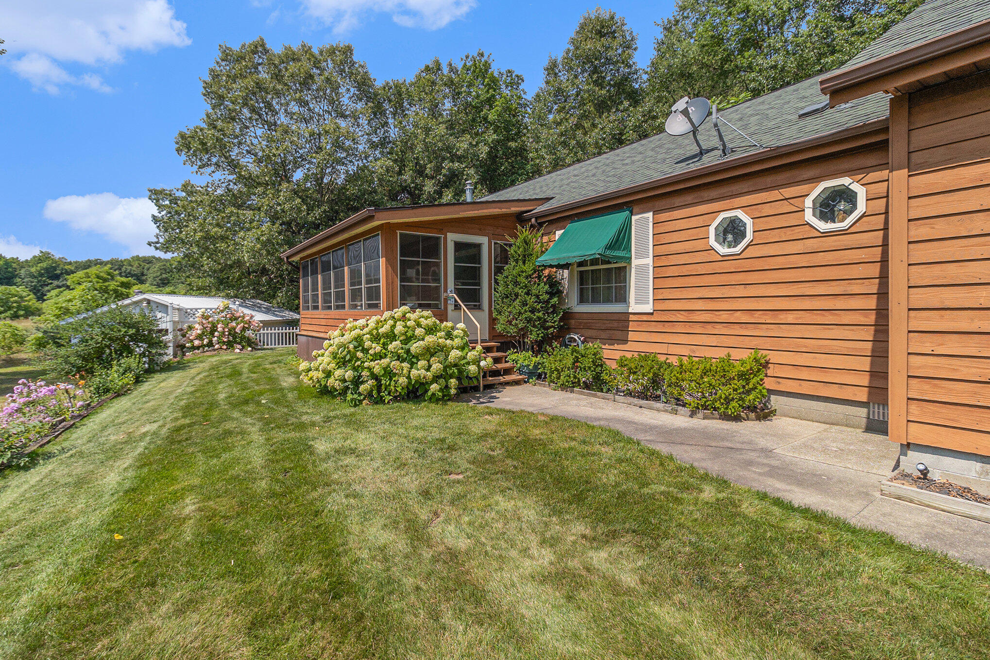 4184 W Buchanan Road