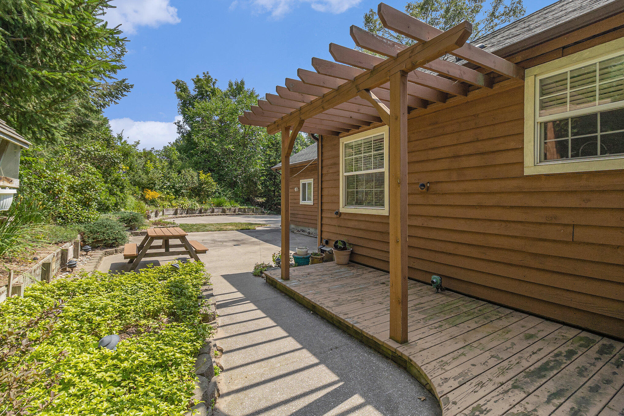 4184 W Buchanan Road