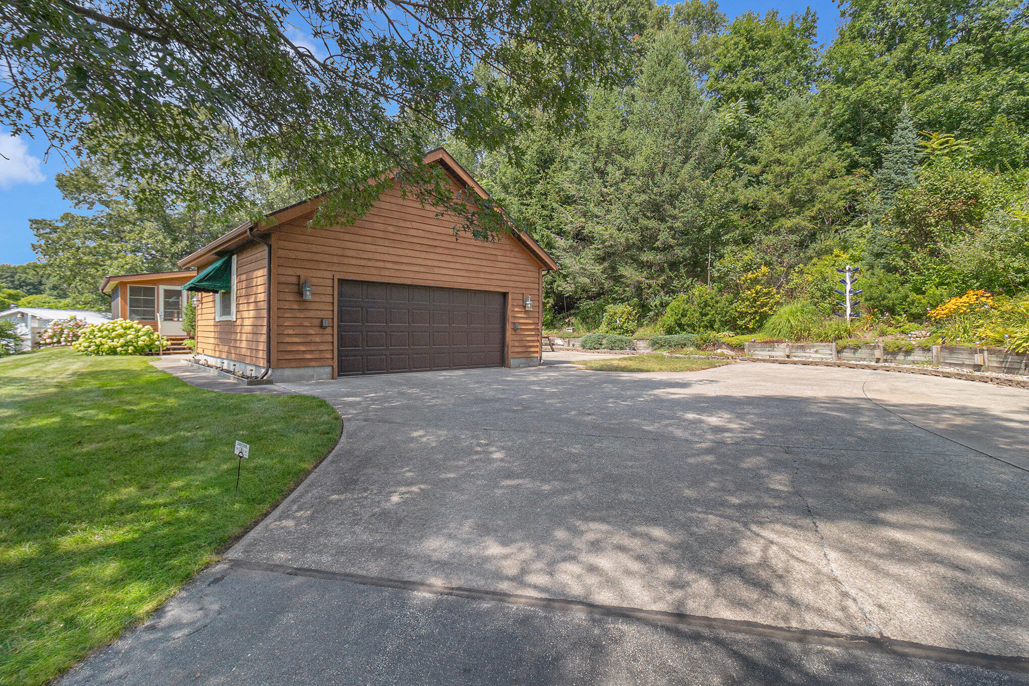 4184 W Buchanan Road