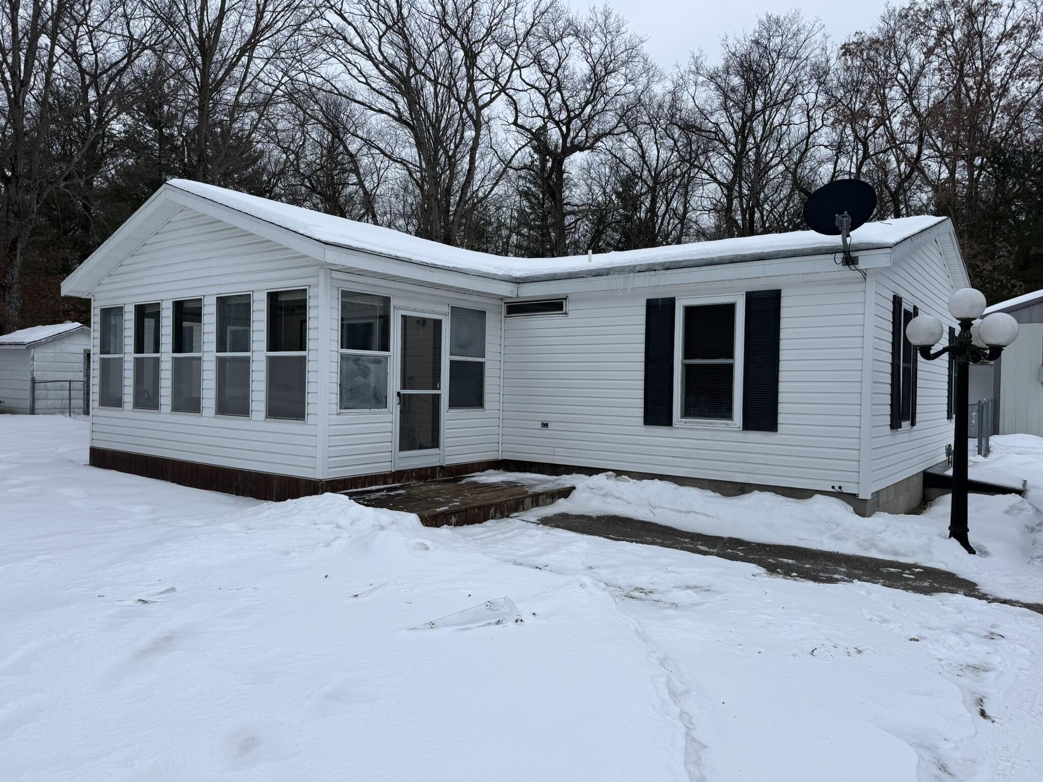 6983 W 5 Mile Road