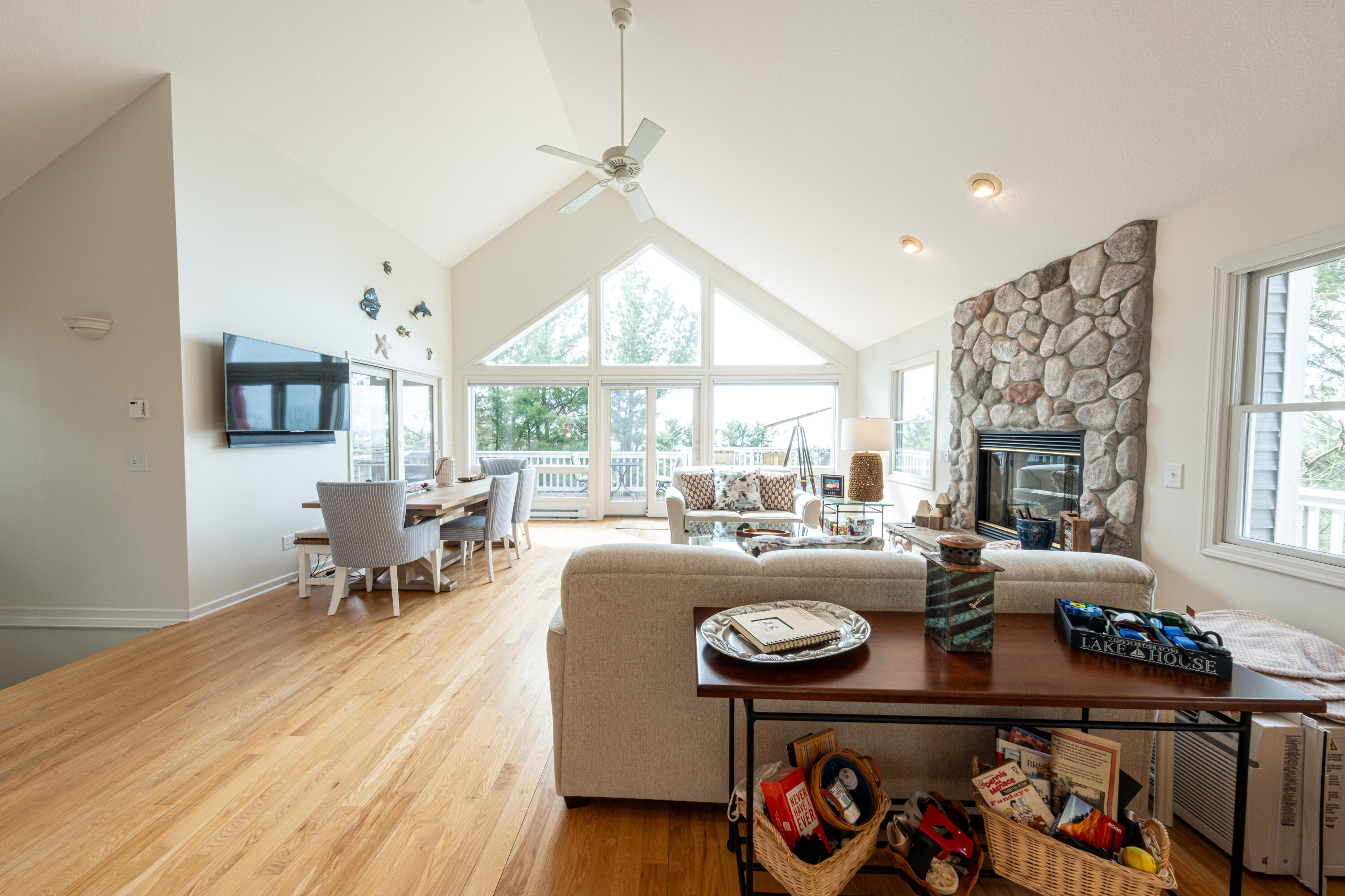 14 N Lighthouse Drive