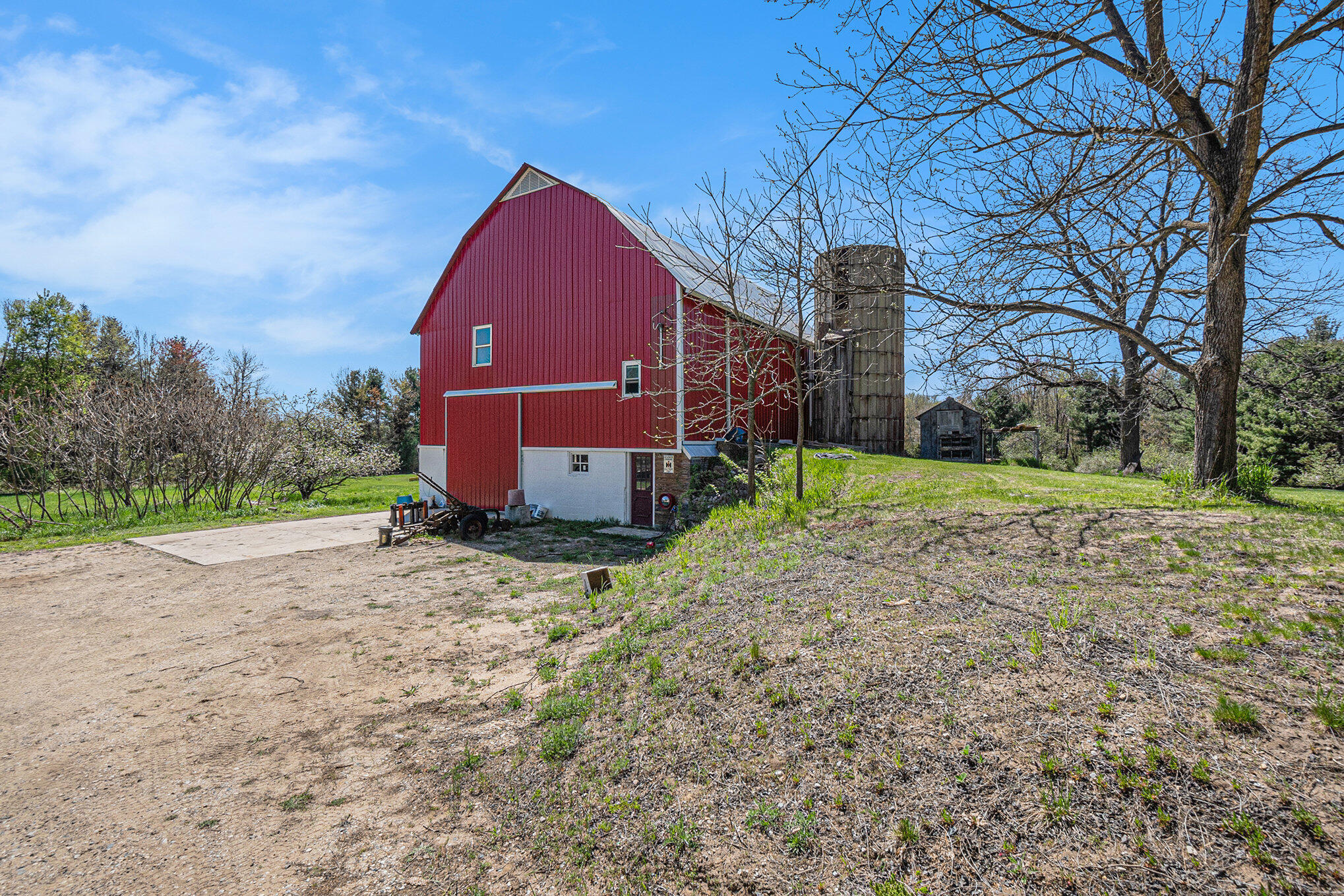 3771 E Loop Road