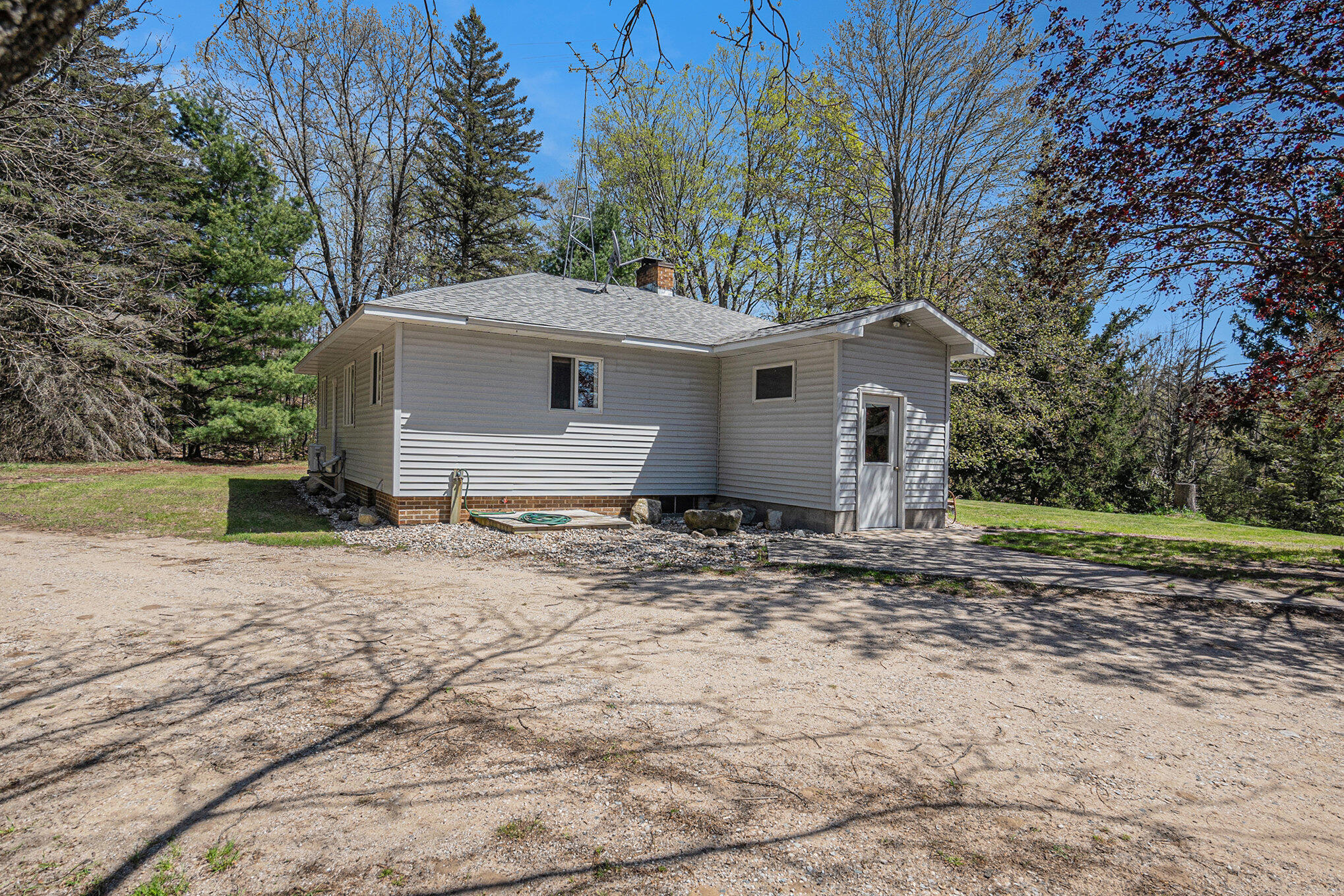 3771 E Loop Road