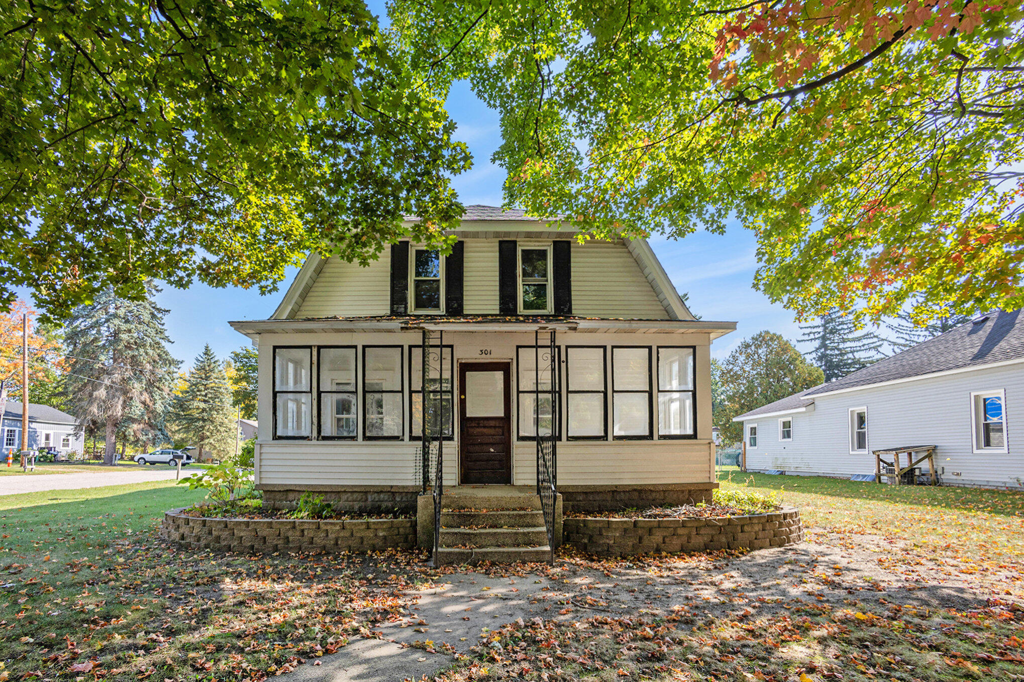 301 Crowley Street