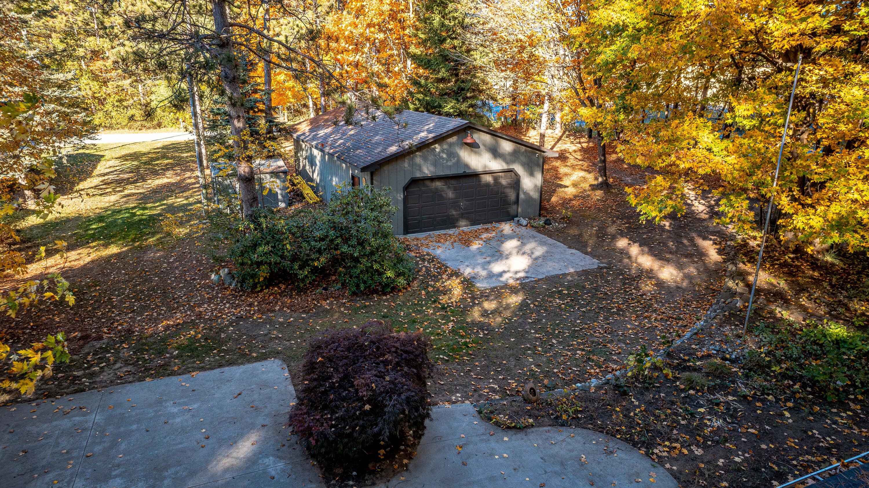 2215 N Holiday Drive