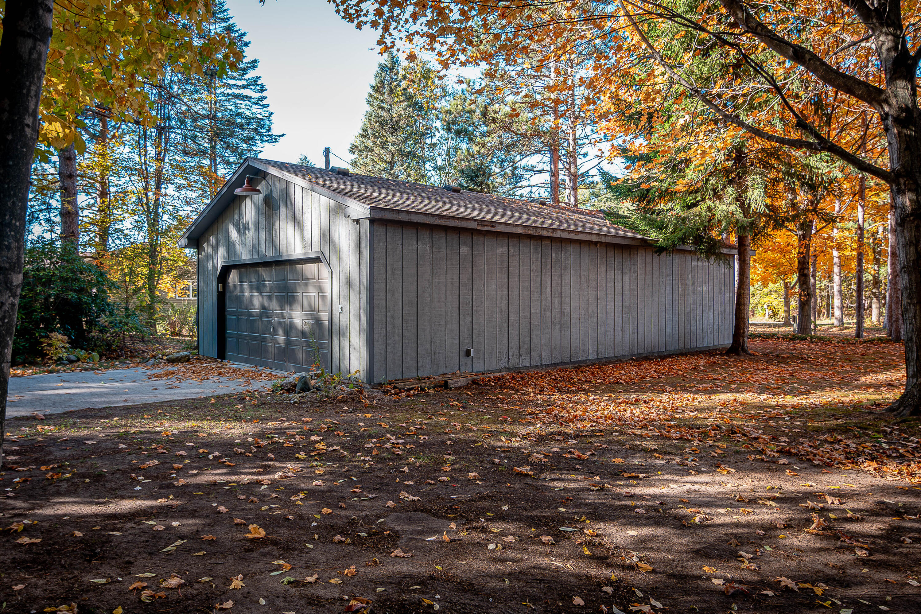 2215 N Holiday Drive