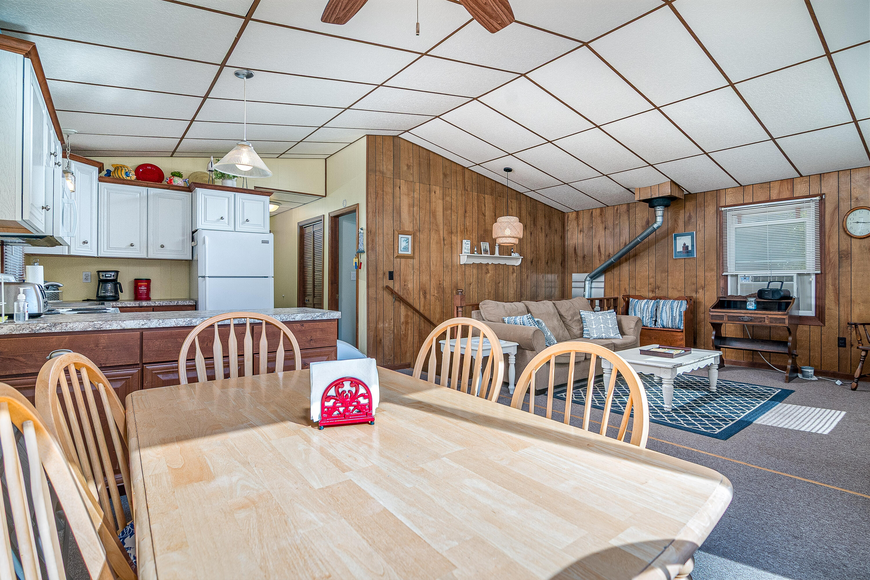 1913 White Birch Court