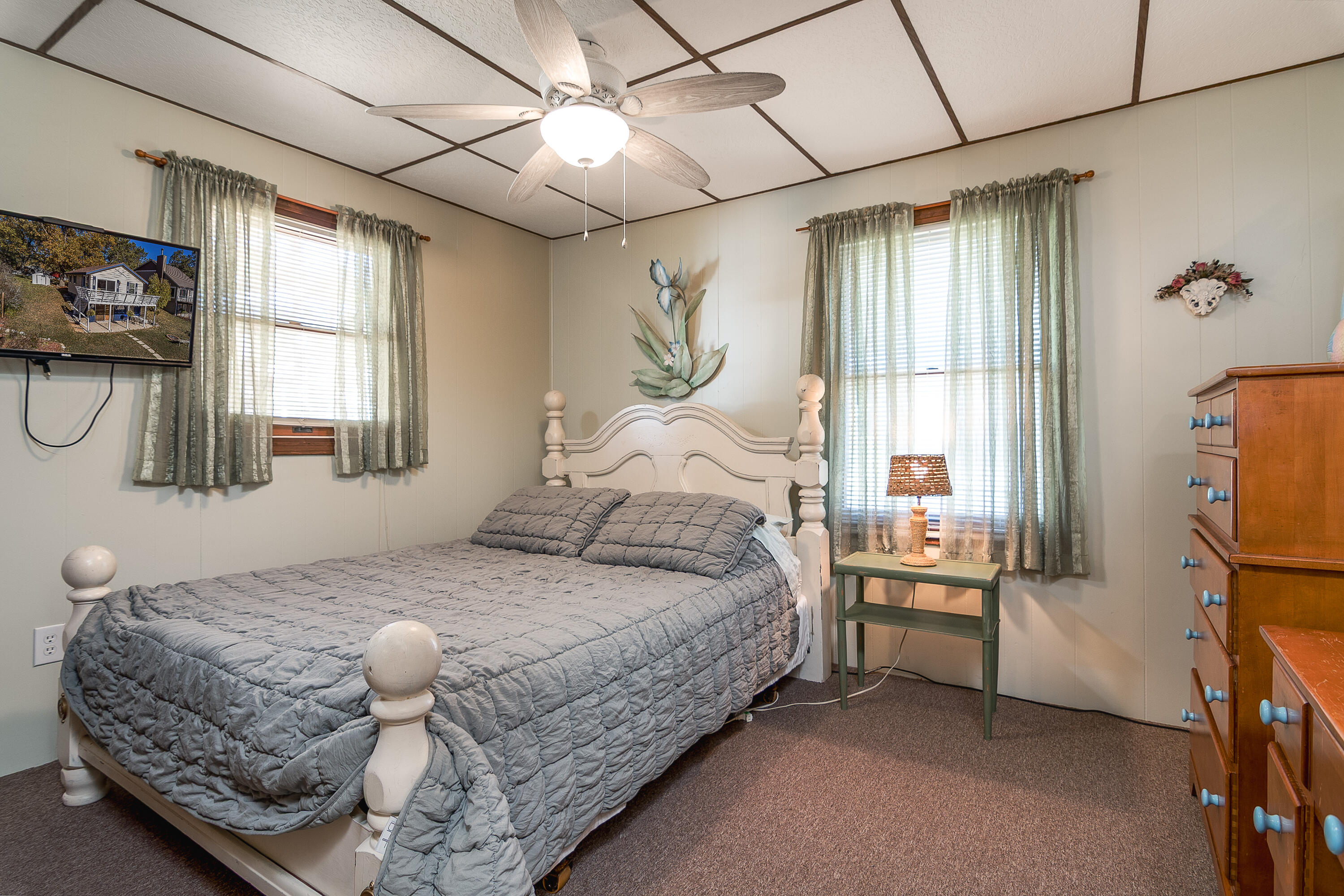 1913 White Birch Court