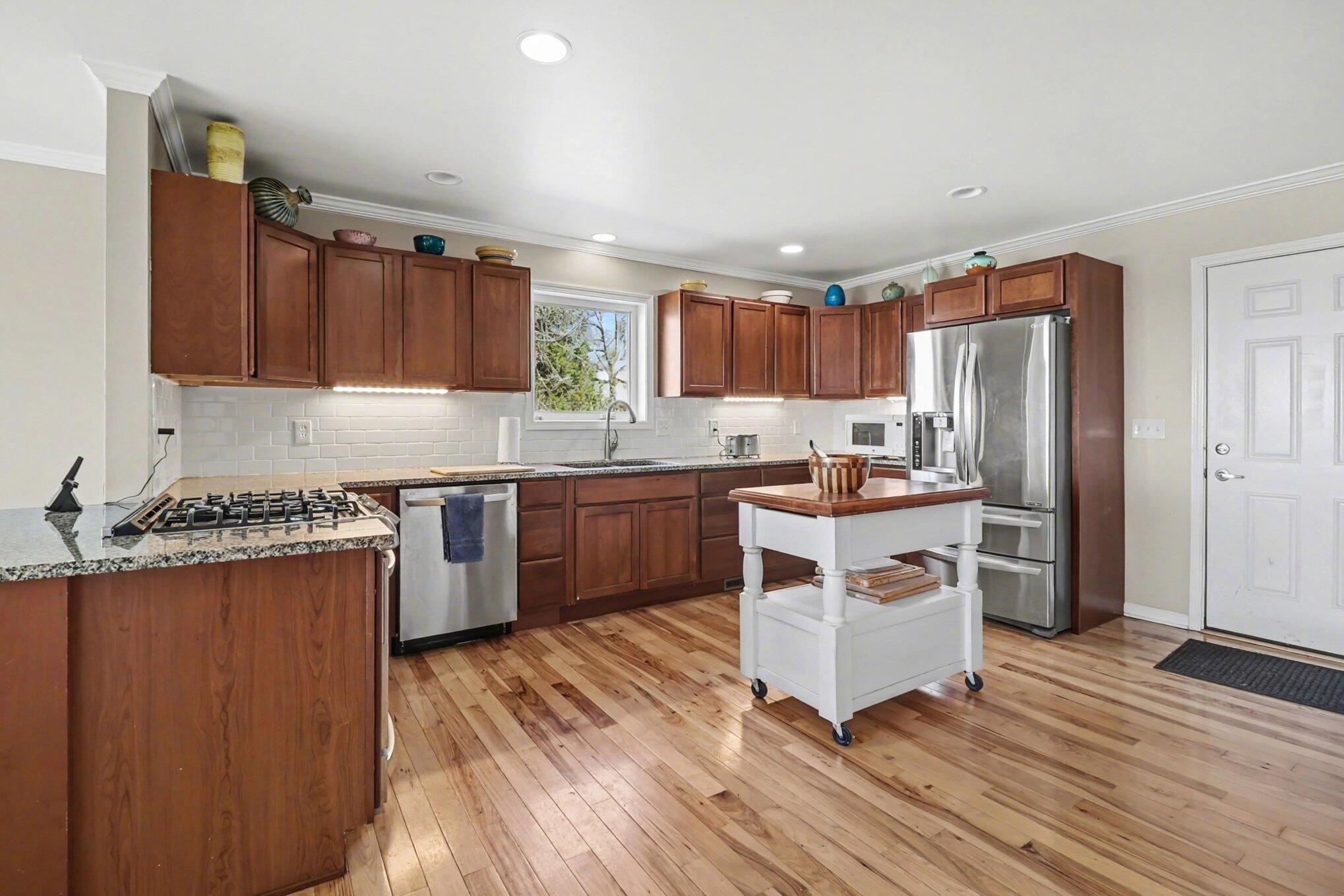 4745 S Lakeshore Drive