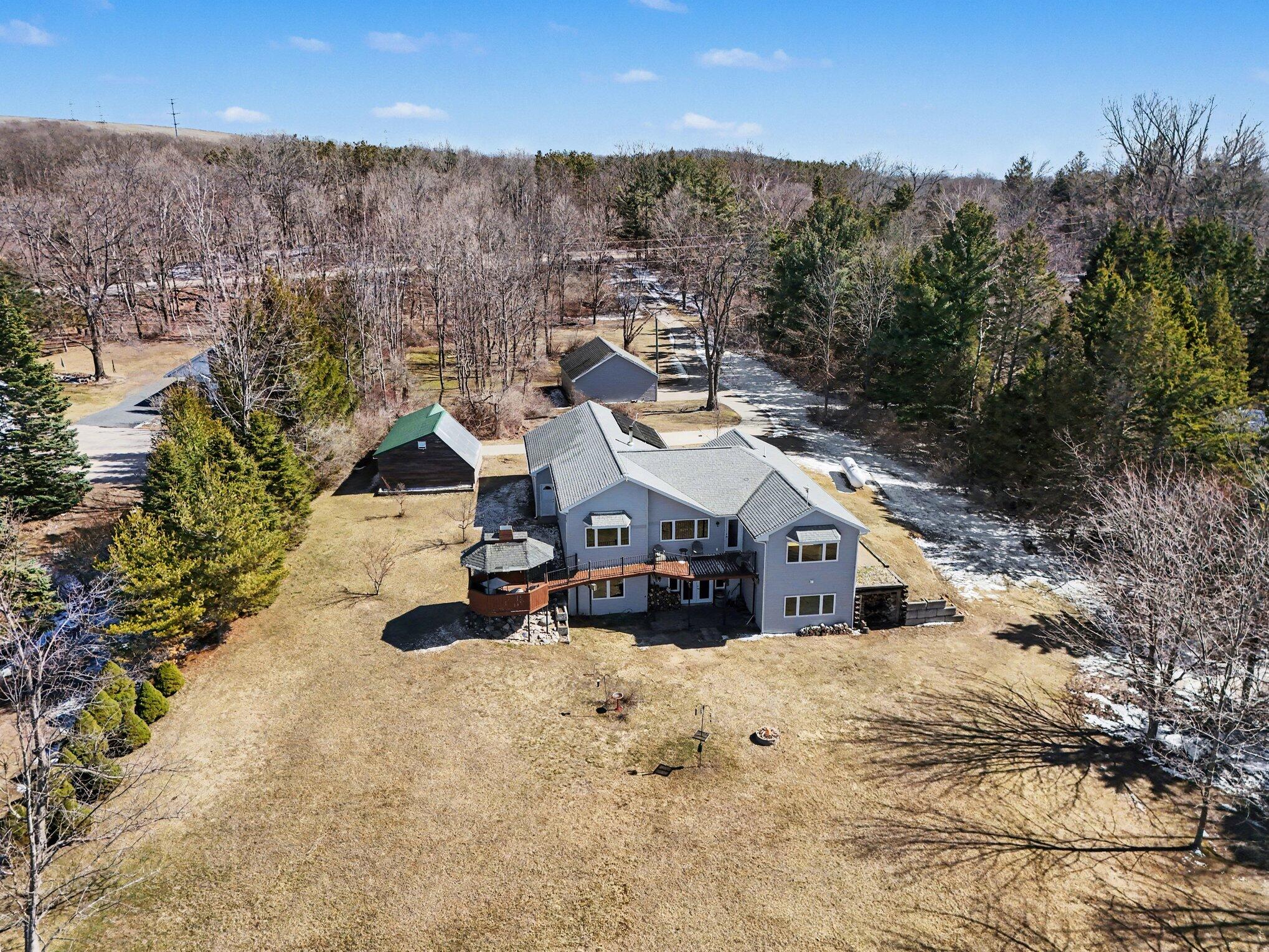 4745 S Lakeshore Drive