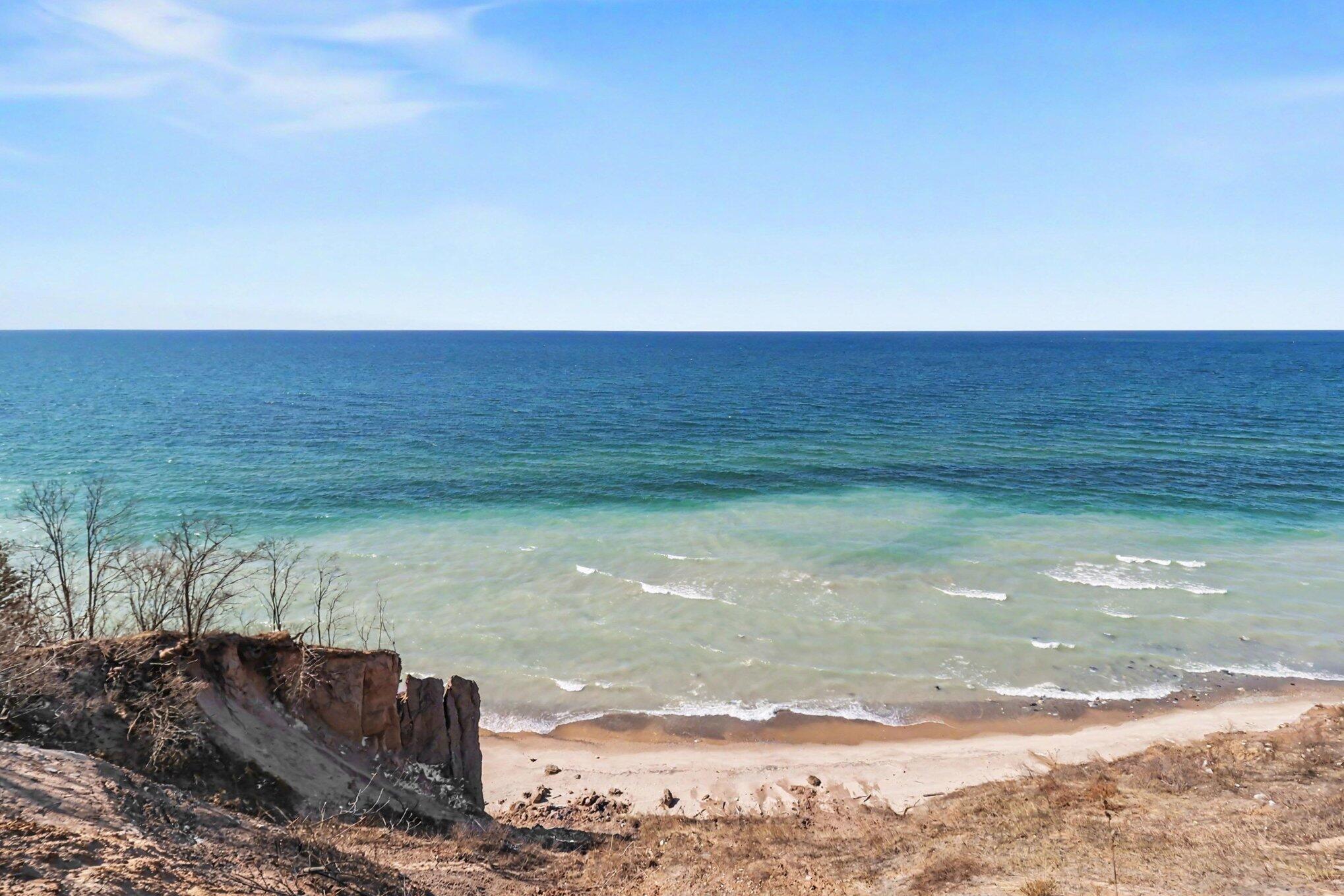 4745 S Lakeshore Drive