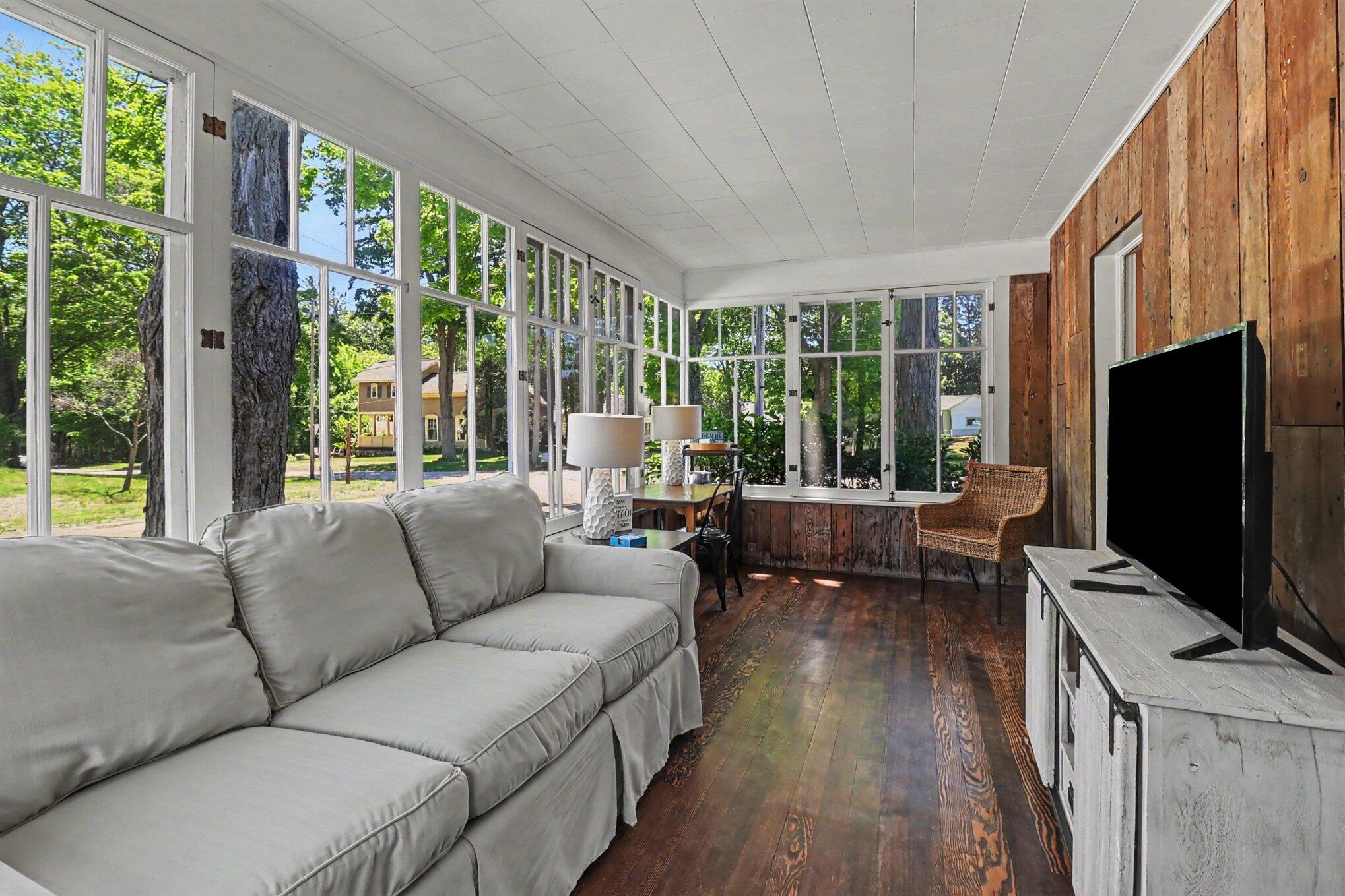 382 E 3rd Street