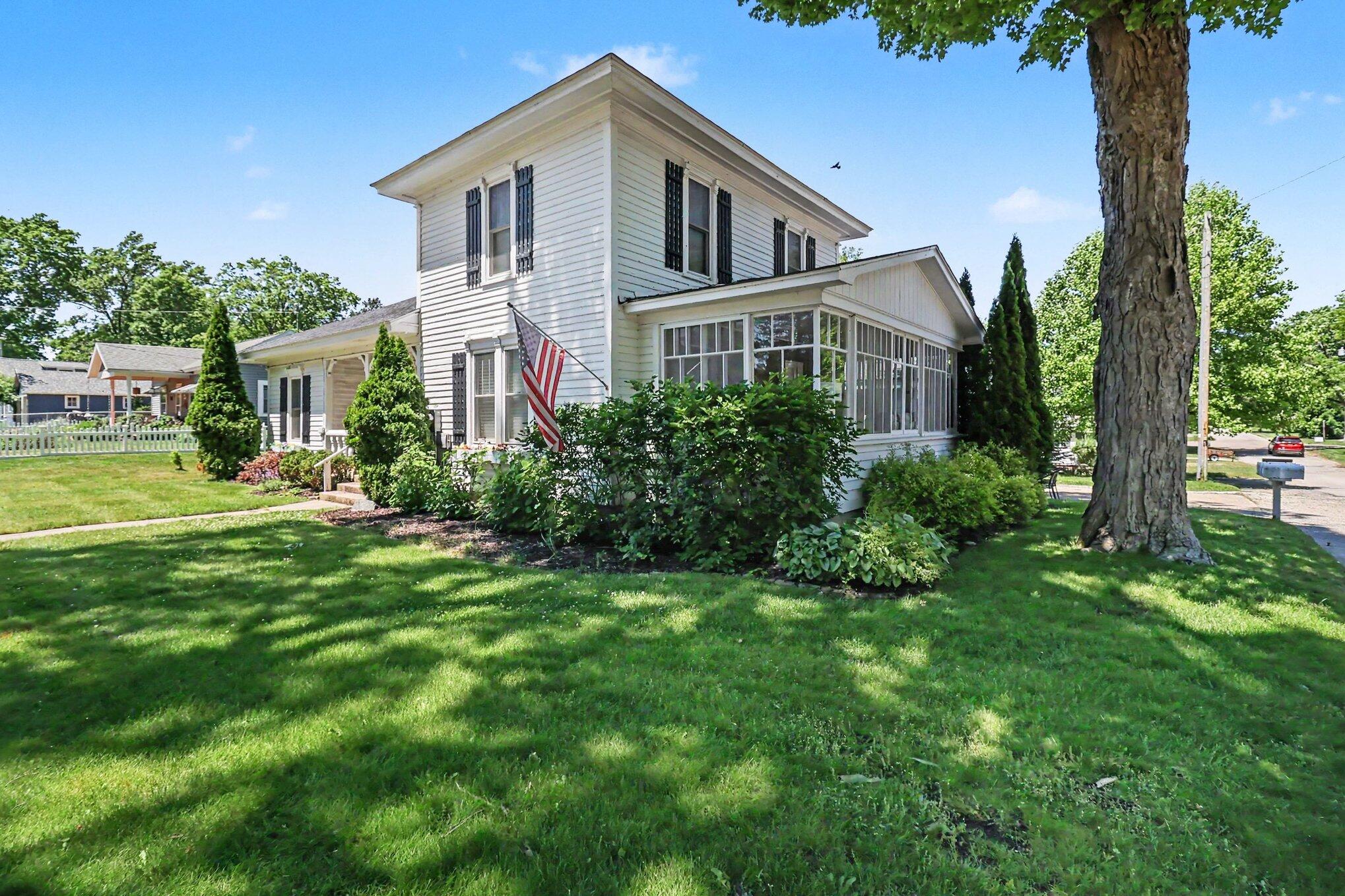 382 E 3rd Street