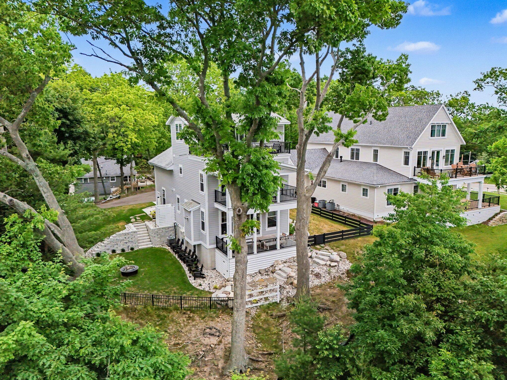 258 W Lowell Street