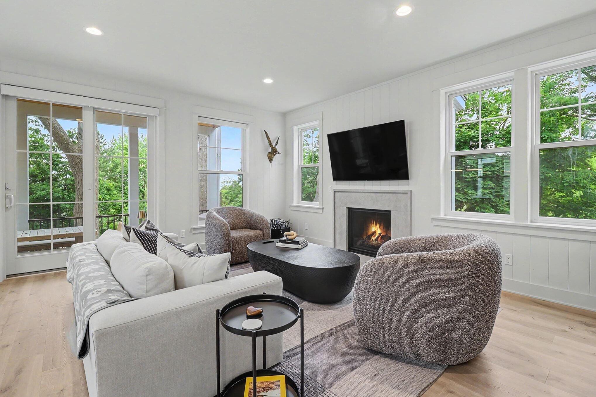 258 W Lowell Street