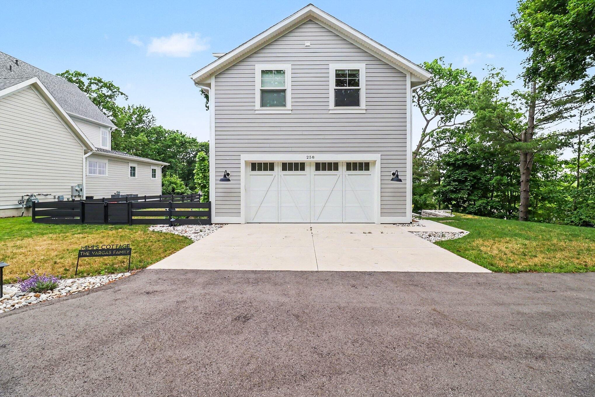 258 W Lowell Street