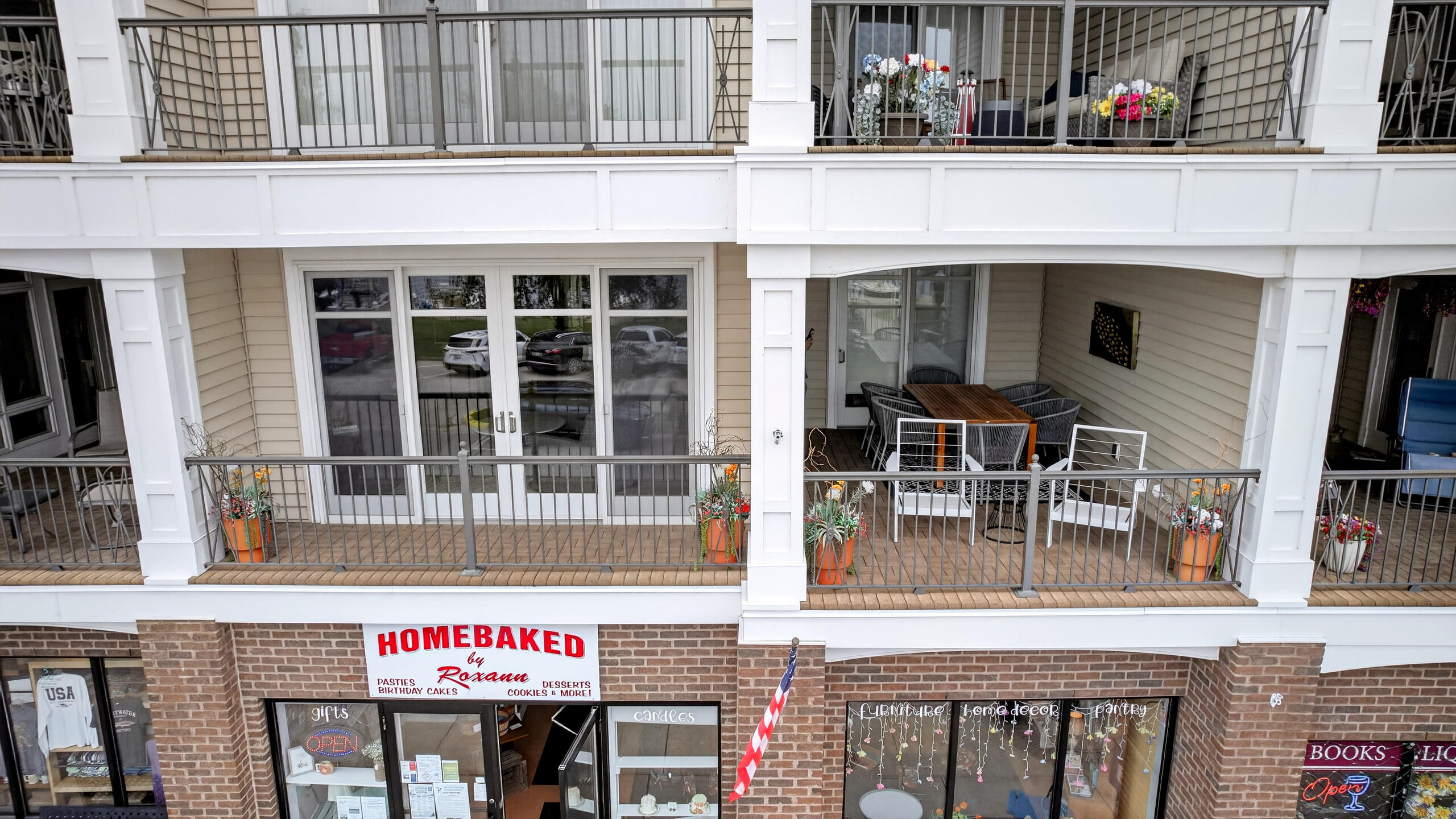 560 S Hancock Street 12