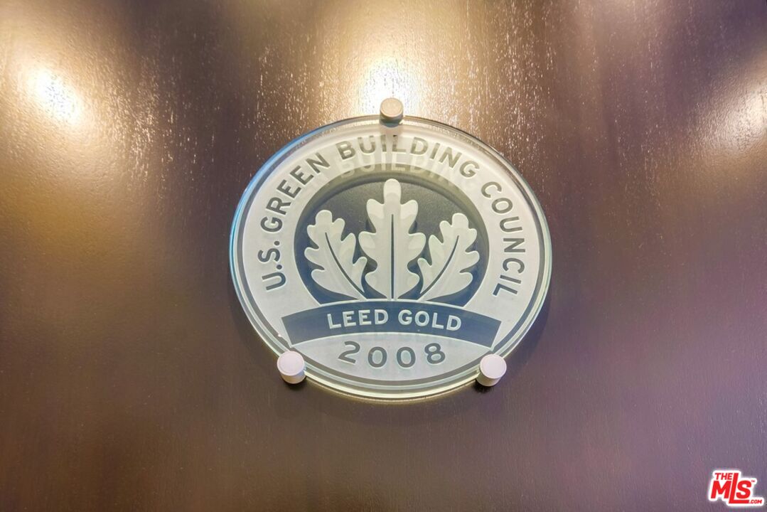 1100 S Hope St Unit: 1407