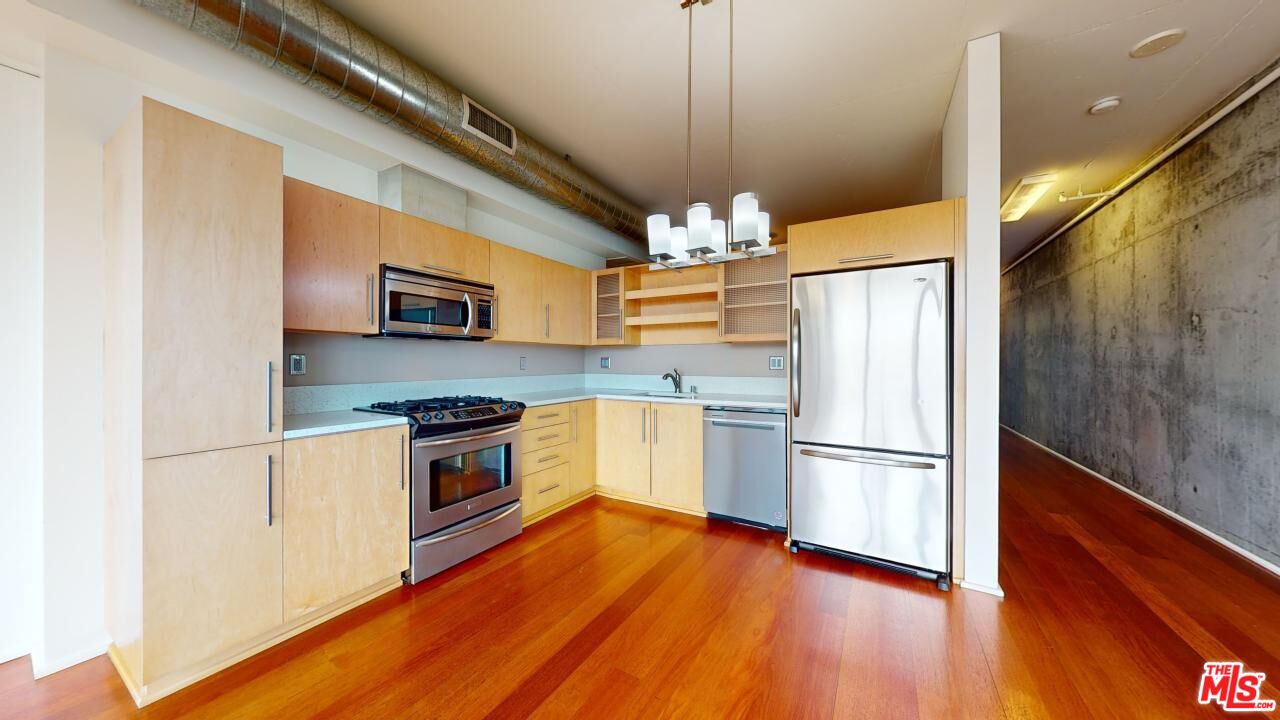 1100 S Hope St Unit: 1407