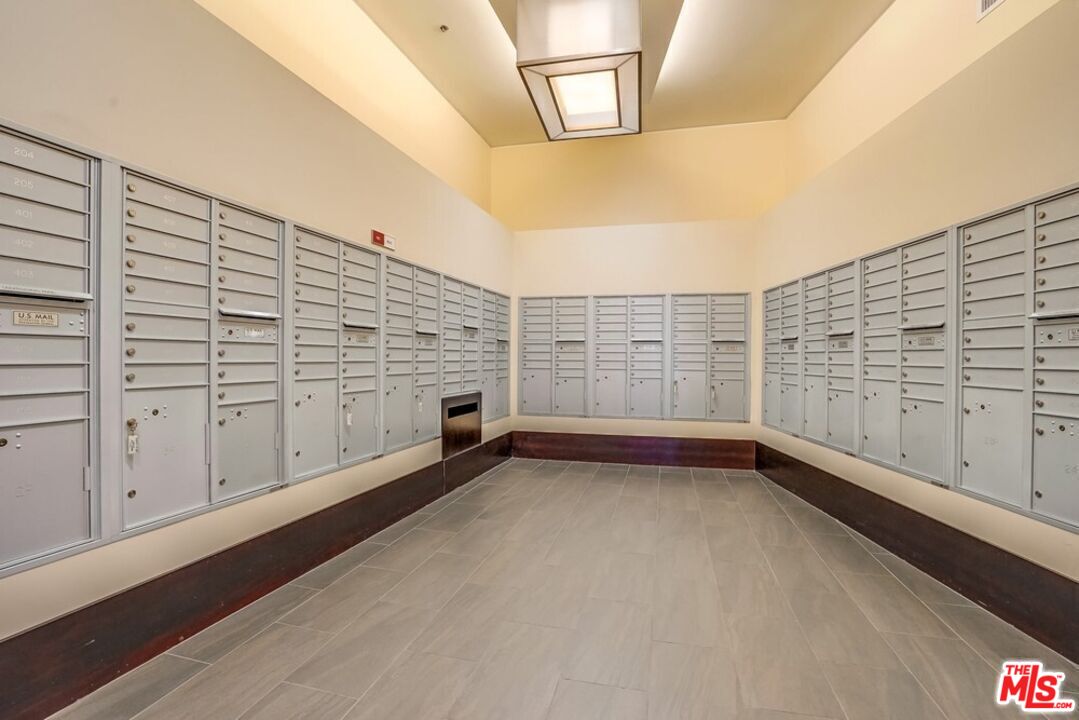 1100 S Hope St Unit: 1407