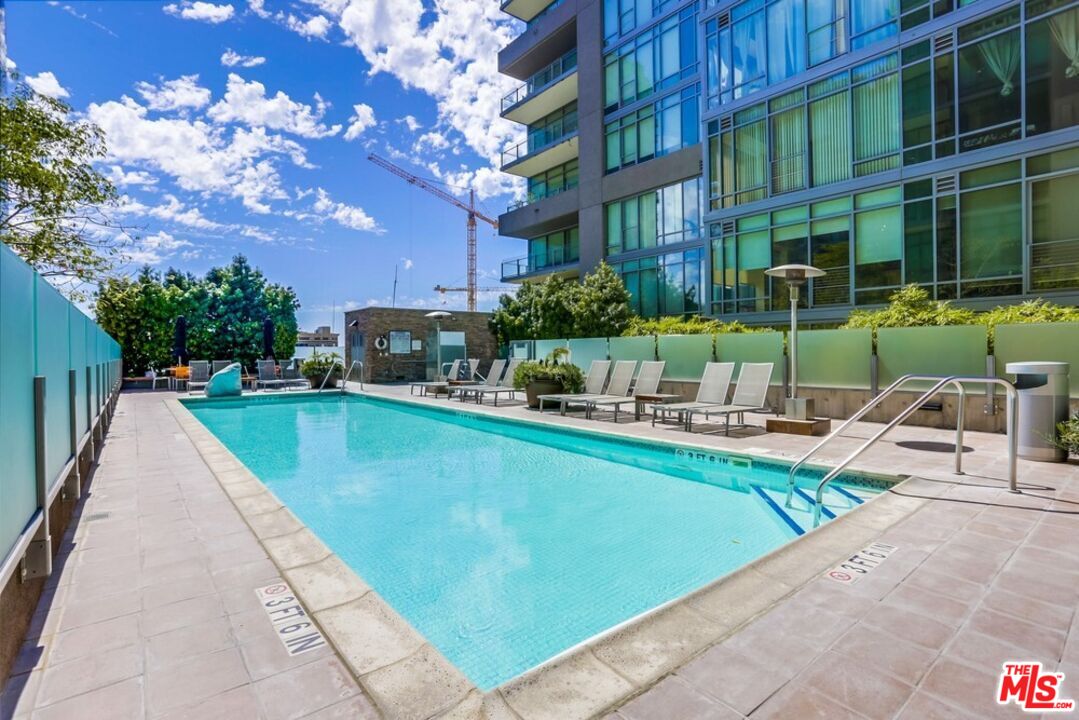 1100 S Hope St Unit: 1407